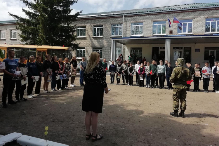 Росгвардейцы передали ветеранам Великой Отечественной войны в новых регионах письма с поздравлениями Президента России