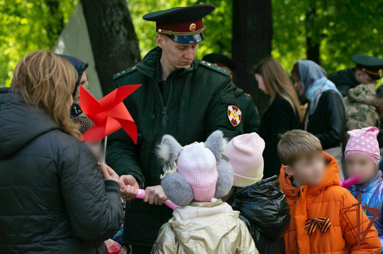Росгвардия устроила праздник для москвичей и гостей столицы в честь Дня Победы 