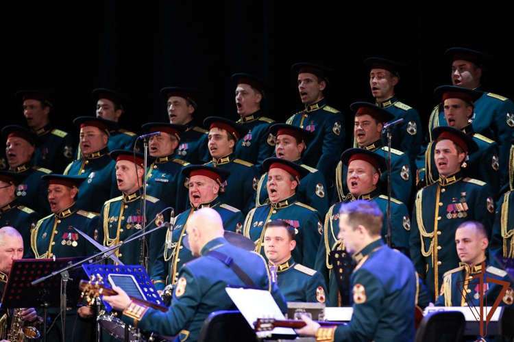 Академический ансамбль песни и пляски Росгвардии выступил в Зимнем театре Сочи (видео)