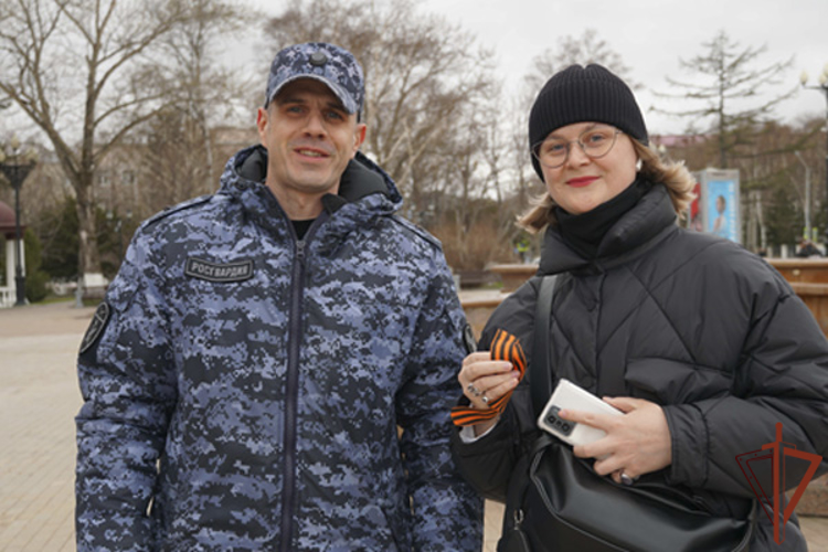 На Дальнем Востоке росгвардейцы провели акцию «Георгиевская ленточка»
