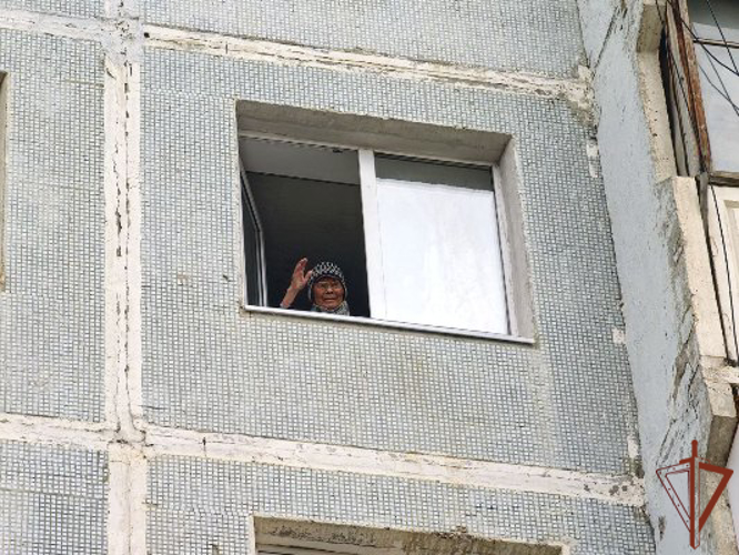 На Дальнем Востоке Росгвардия провела акцию «Парад у дома ветерана»