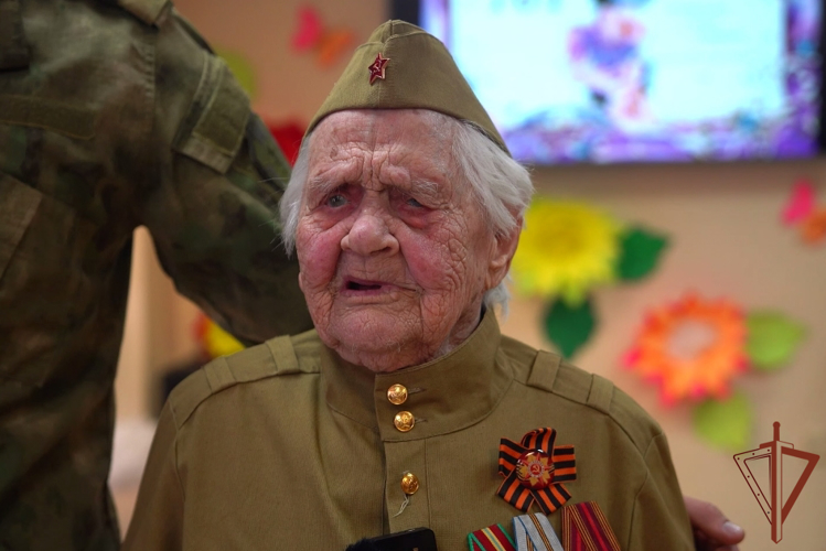 Участница Великой Отечественной войны из Архангельска пожелала победы росгвардейцам - участникам СВО (видео)
