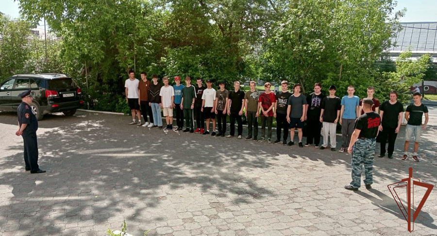 Ведомственная акция «Каникулы с Росгвардией» проходит на Урале (видео)