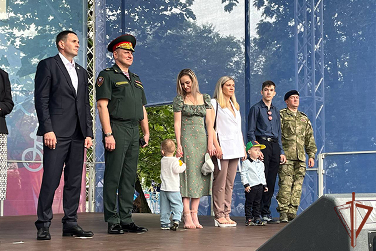 В Хабаровске в преддверии Дня ветеранов боевых действий росгвардейцы провели памятное спортивное мероприятие