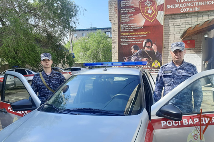 Росгвардейцы сопроводили нуждающегося в экстренной медицинской помощи человека в медучреждение Читы
