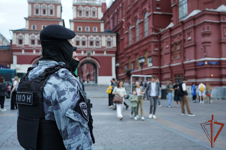 Росгвардейцы участвуют в посвященных Дню России мероприятиях в Центральных регионах страны