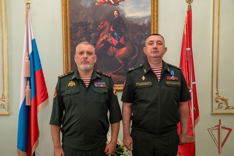 В Санкт-Петербурге заместитель директора Росгвардии генерал-полковник Алексей Воробьёв вручил награды отличившимся на СВО росгвардейцам (видео)