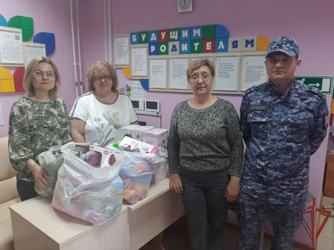 Росгвардейцы провели мероприятия ко Дню защиты детей на Урале
