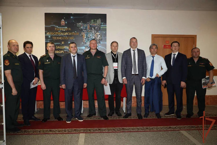Курсанты Пермского военного института Росгвардии продемонстрировали свои достижения депутатам Госдумы