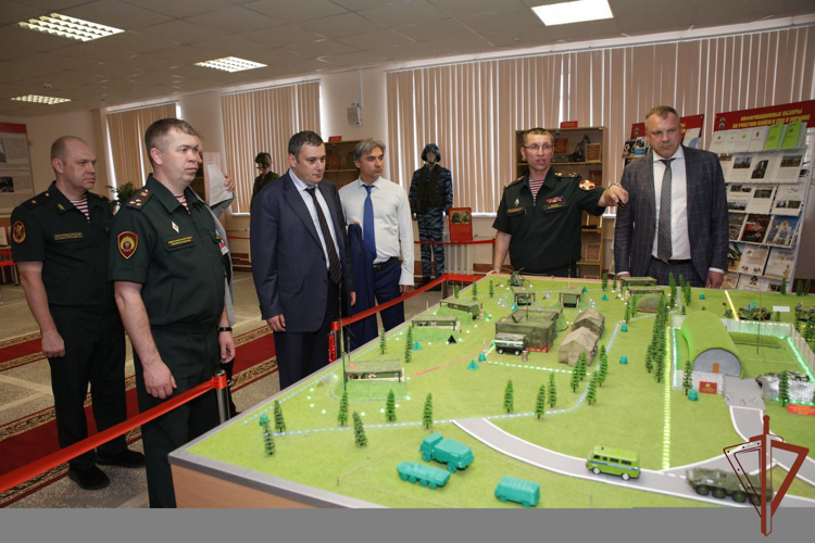 Курсанты Пермского военного института Росгвардии продемонстрировали свои достижения депутатам Госдумы