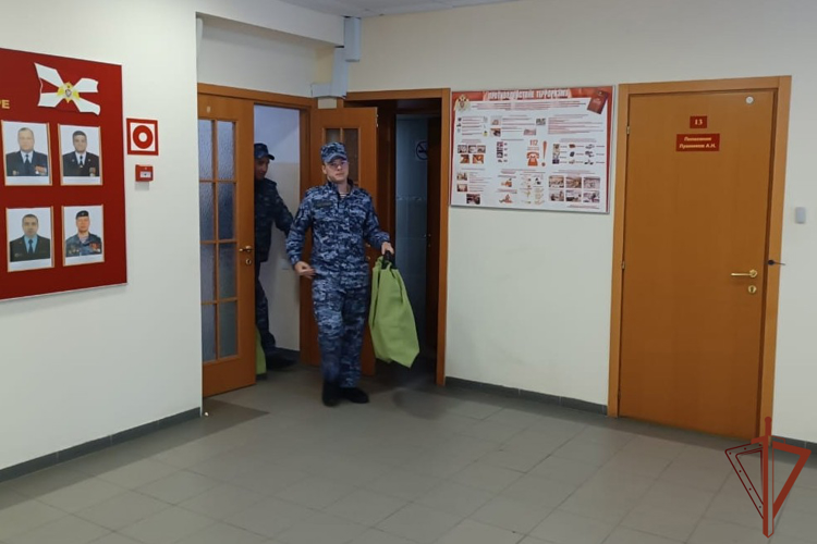 Росгвардия и МЧС в Югре отработали действия по ликвидации пожара на объекте ведомства