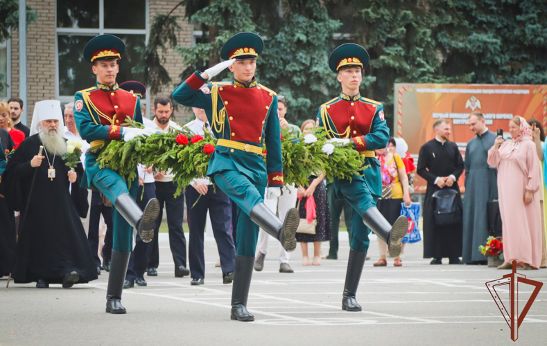 В Санкт-Петербурге росгвардейцы почтили память Димитрия Донского