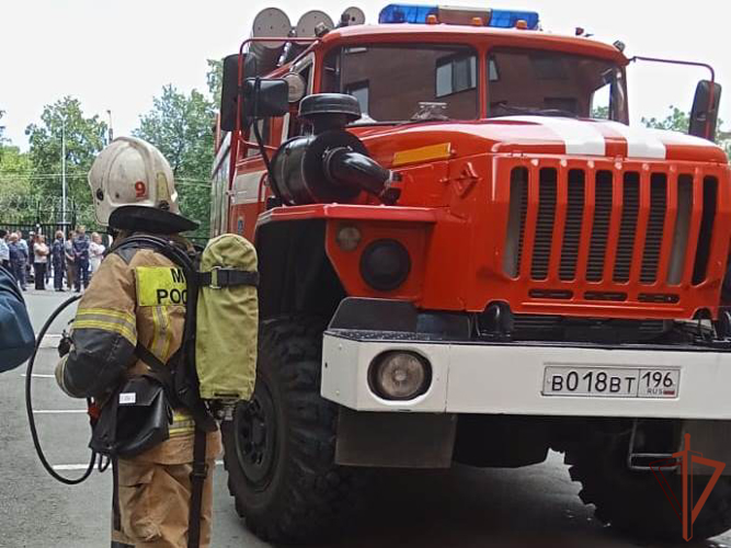 В Екатеринбурге состоялось межведомственное пожарно-тактическое учение Росгвардии и МЧС 