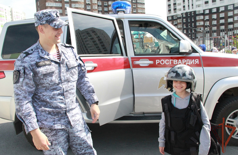 Ведомственная акция «Каникулы с Росгвардией» проходит на Урале