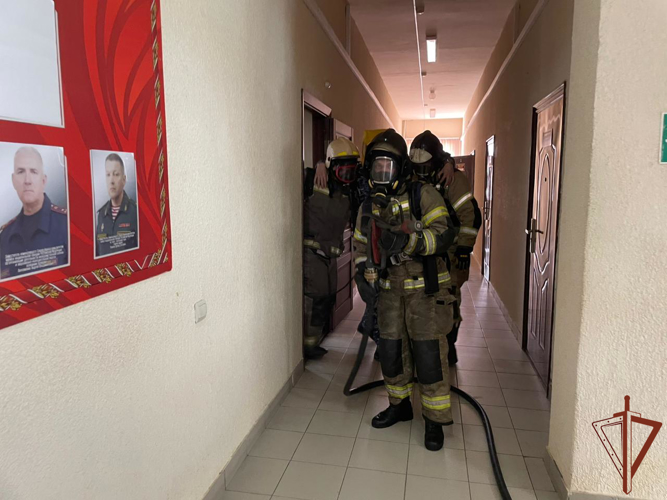 Сотрудники Росгвардии и МЧС провели совместные пожарно-тактические занятия в Магасе