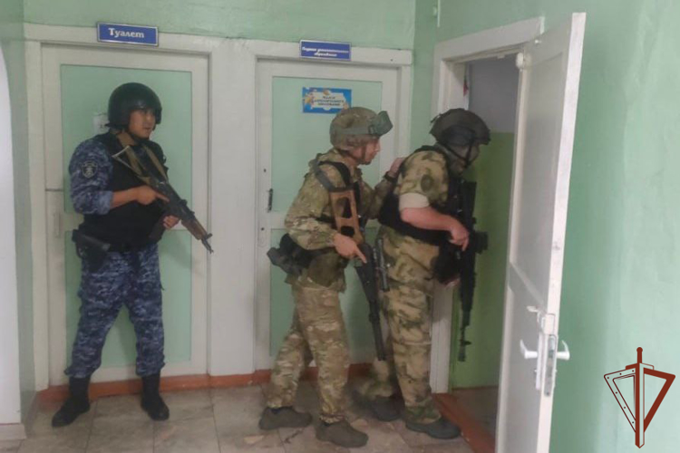 Росгвардия провела тактико-ситуационное занятие на охраняемом объекте в Республике Тыва