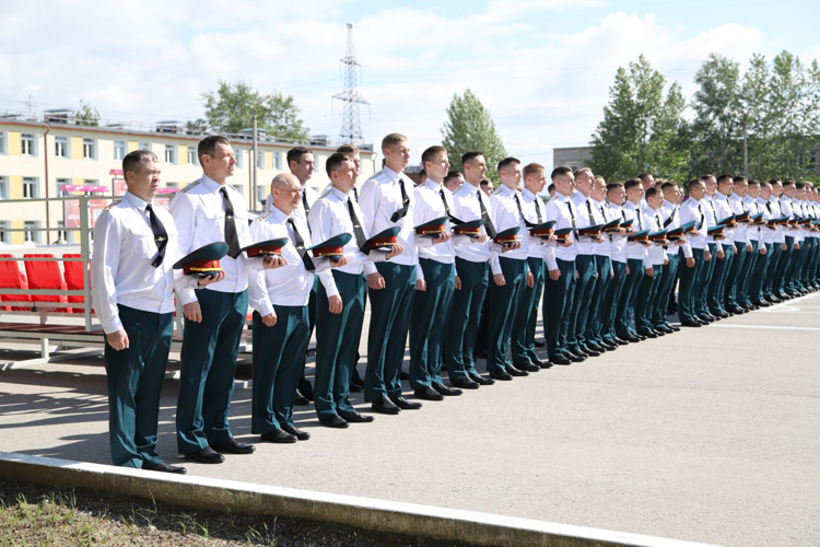 В Пермском военном институте Росгвардии состоялся выпуск офицеров