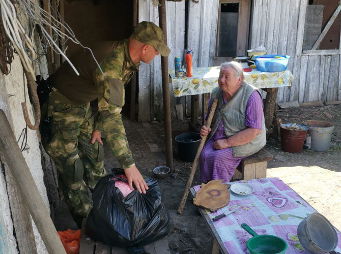 65 тонн гуманитарной помощи доставлено росгвардейцами в Запорожскую и Херсонскую области