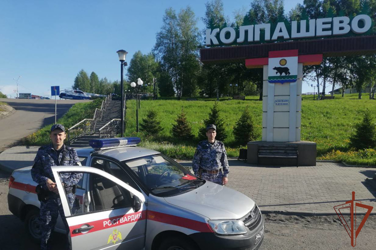 Сотрудники Росгвардии разыскали и вернули родителям потерявшихся жителей Томской области