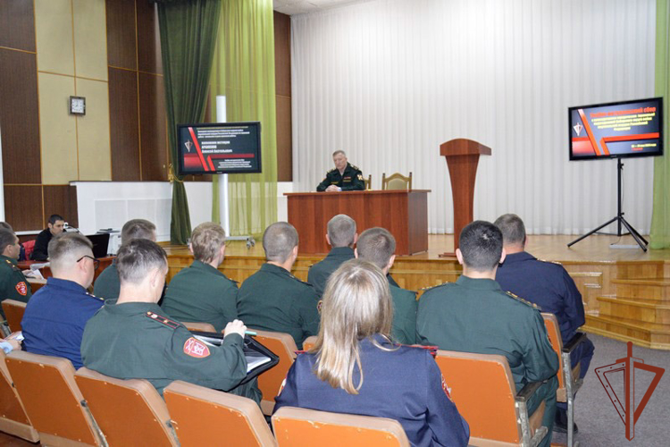 Учебно-методический сбор руководителей правовых подразделений Сибирского округа Росгвардии завершился в Алтайском крае 