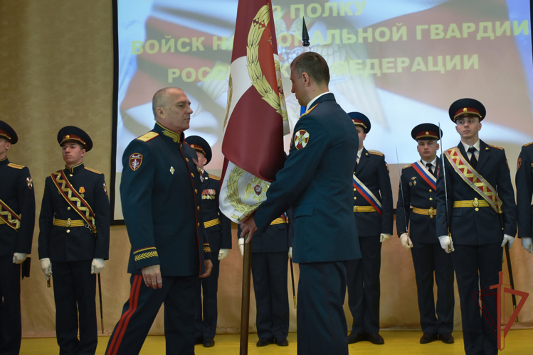 Воинской части Росгвардии в Свердловской области вручено Боевое знамя нового образца