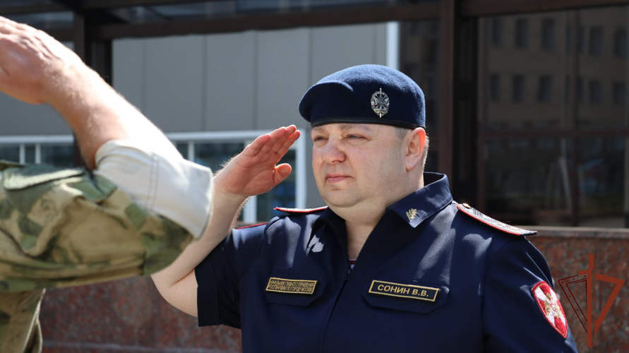 Вернувшийся из служебной командировки сводный отряд спецназа Росгвардии встретили в Москве  (видео)