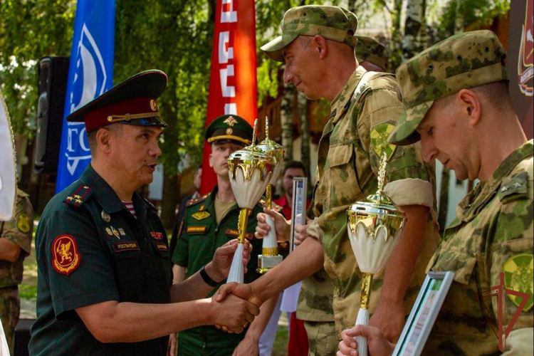 Чемпионаты Росгвардии по служебному биатлону и легкоатлетическому кроссу завершились во Владимире (видео)