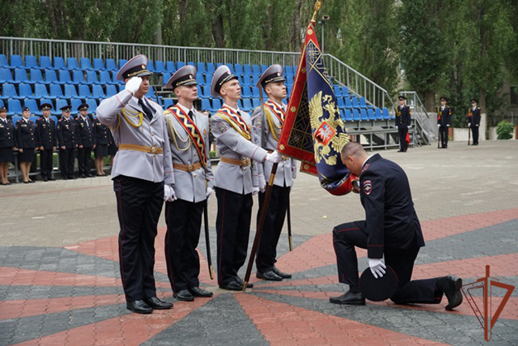 Начальник Главного управления вневедомственной охраны Росгвардии  поздравил выпускников Воронежского института МВД России с окончанием вуза