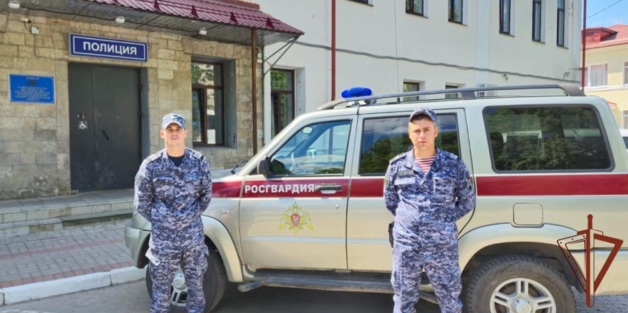В Ленинградской области наряд Росгвардии разыскал ребенка, который самовольно покинул медучреждение (видео)