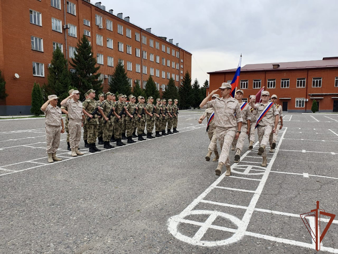 Около 200 новобранцев приведены к Присяге в Северо-Кавказском ордена Жукова округе Росгвардии