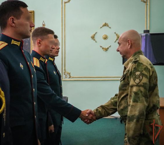 В Северо-Западный округ Росгвардии прибыли выпускники военных вузов