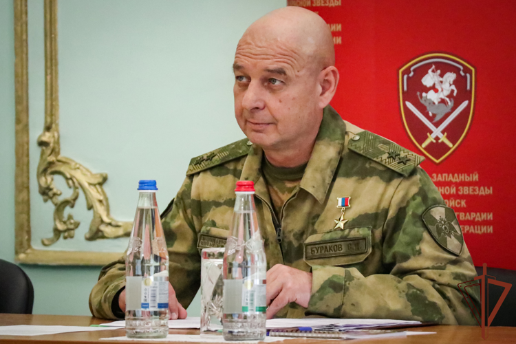 В Северо-Западный округ Росгвардии прибыли выпускники военных вузов