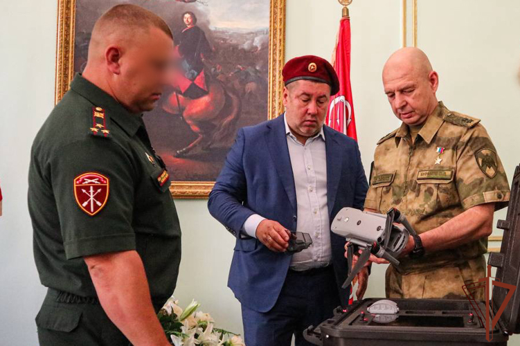 Командующий СЗО Росгвардии провёл рабочую встречу с представителями патриотической общественной организации 