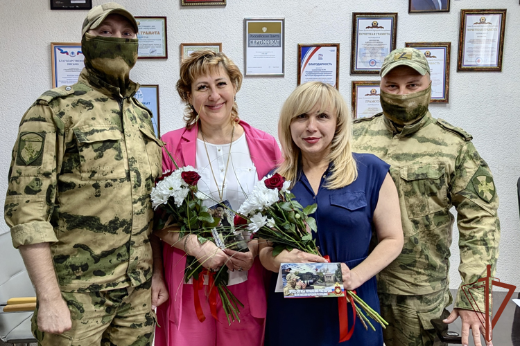 Росгвардейцы поздравили сотрудников ГТРК ЛНР с 66-ой годовщиной со дня начала телевизионного вещания