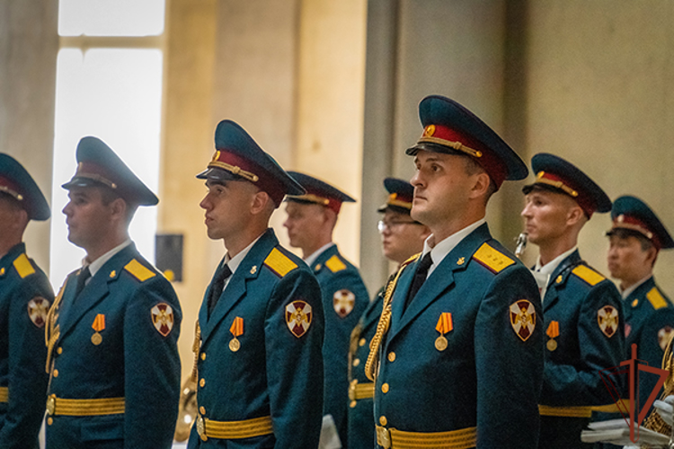 Военный оркестр Северо-Западного округа Росгвардии  выступил на «Проводах Белых ночей» в Санкт-Петербурге