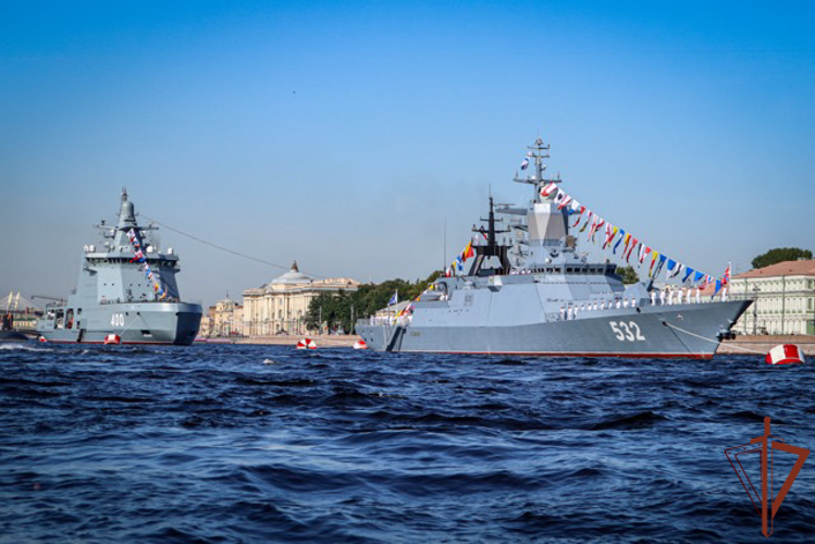В Северо-Западном Федеральном округе росгвардейцы обеспечили безопасность Главного военно-морского парада (видео)