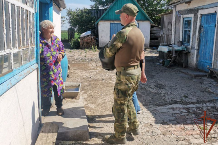 65 тонн гуманитарной помощи доставлено росгвардейцами в Запорожскую и Херсонскую области