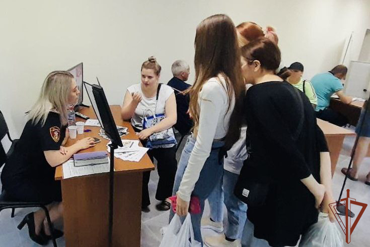 Росгвардейцы рассказали жителям Приангарья, Хакасии и Тувы о перспективах службы в ведомстве
