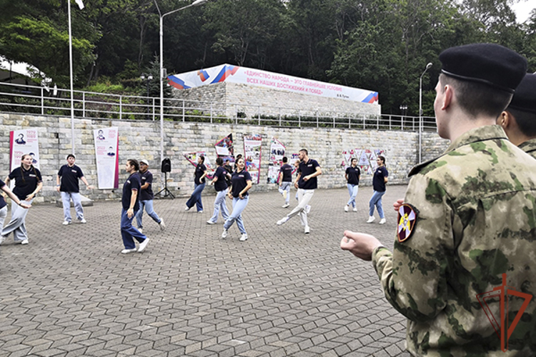 Организованная росгвардейцами профильная смена для детей открылась в Приморском крае
