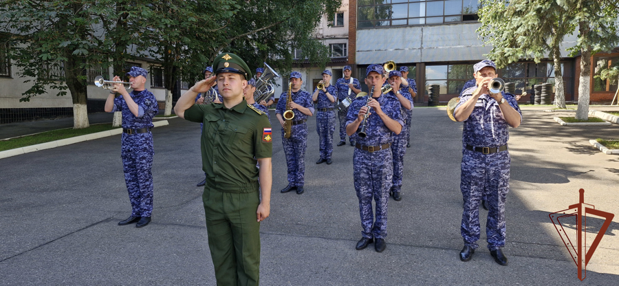 Курсанты Министерства обороны прошли практику в Центральном округе Росгвардии