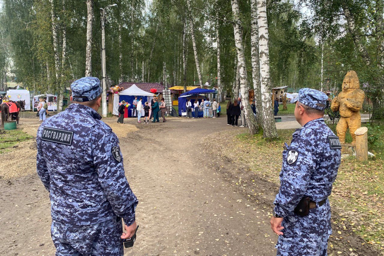 Росгвардия обеспечила безопасность международного фестиваля «Праздник топора» в Томской области
