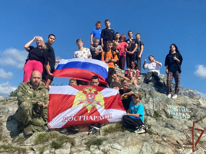 Патриотическая акция «Каникулы с Росгвардией» продолжается на Урале