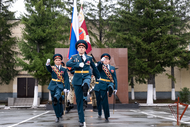 Воинской части Росгвардии в Свердловской области вручено Боевое знамя нового образца