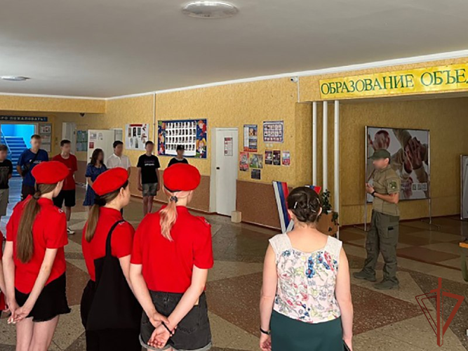В ЛНР завершилась акция «Каникулы с Росгвардией» 
