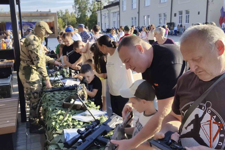 Патриотическая акция «Один день с Росгвардией» прошла в Тульской области