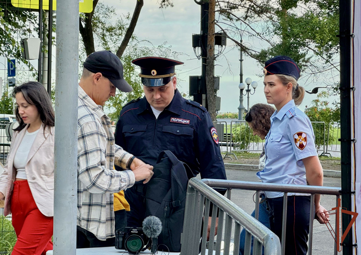 Сотрудники Росгвардии обеспечили правопорядок на международном фестивале в Благовещенске