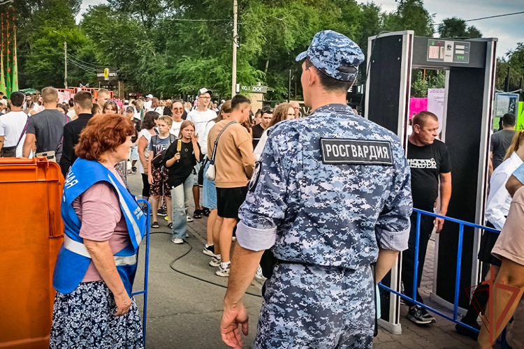 Подразделения Росгвардии обеспечили безопасность празднования Дня города Абакана