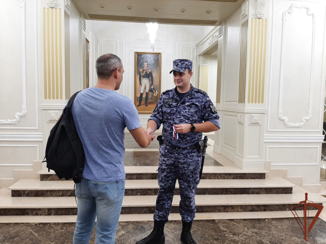 Сотрудники Росгвардии приняли участие в мероприятиях ко Дню Государственного флага Российской Федерации в Москве