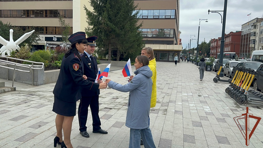 В Приволжье росгвардейцы провели мероприятия ко Дню Государственного флага России