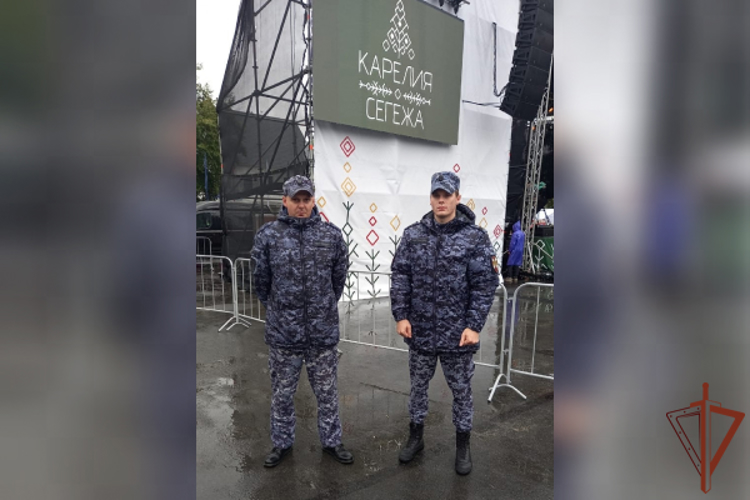 Охрану правопорядка обеспечили росгвардейцы в День Республики Карелии